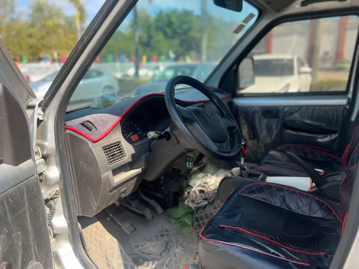 2020 WuLing RongGuang Mini Truck 1.5L 99HP L4 5MT,autocango,china used car exporter,china ev exporter,chinese used car exporter,chinese used ev exporter