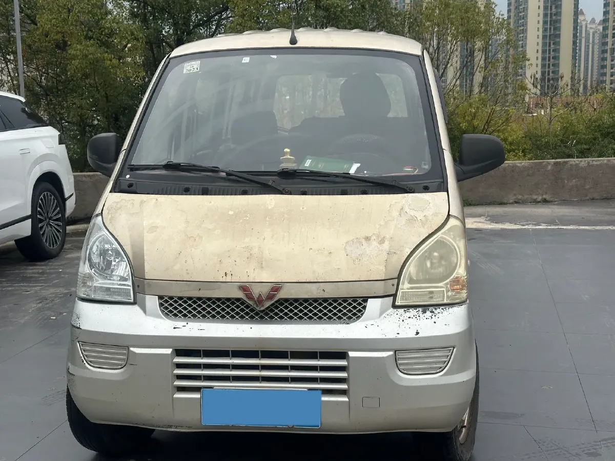 2019 WuLing RongGuang 1.5L 107HP L4 5MT,autocango,china used car exporter,china ev exporter,chinese used car exporter,chinese used ev exporter