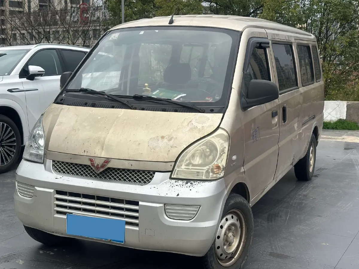2019 WuLing RongGuang 1.5L 107HP L4 5MT,autocango,china used car exporter,china ev exporter,chinese used car exporter,chinese used ev exporter