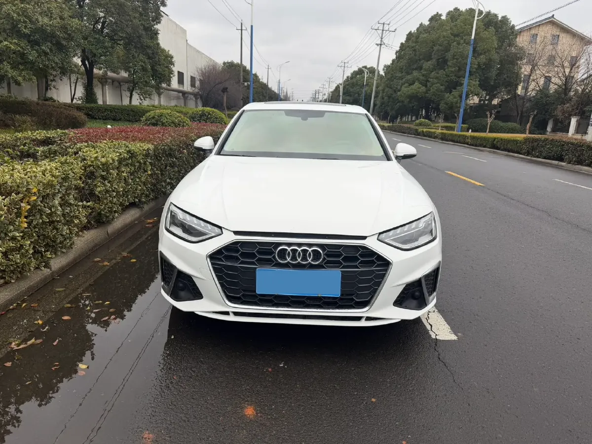 2023 Audi A4L 2.0T 190HP L4 7DCT,autocango,china used car exporter,china ev exporter,chinese used car exporter,chinese used ev exporter