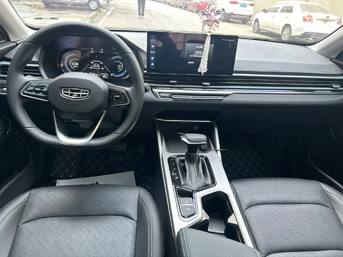 2025 Geely Emgrand 1.5L 127HP L4 CVT,autocango,china used car exporter,china ev exporter,chinese used car exporter,chinese used ev exporter