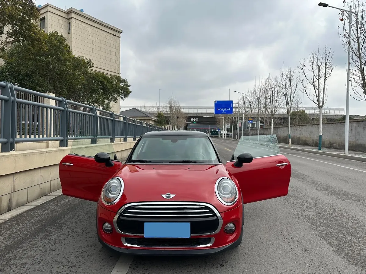 2016 MINI MINI 1.5T 136HP L3 6AT,autocango,china used car exporter,china ev exporter,chinese used car exporter,chinese used ev exporter