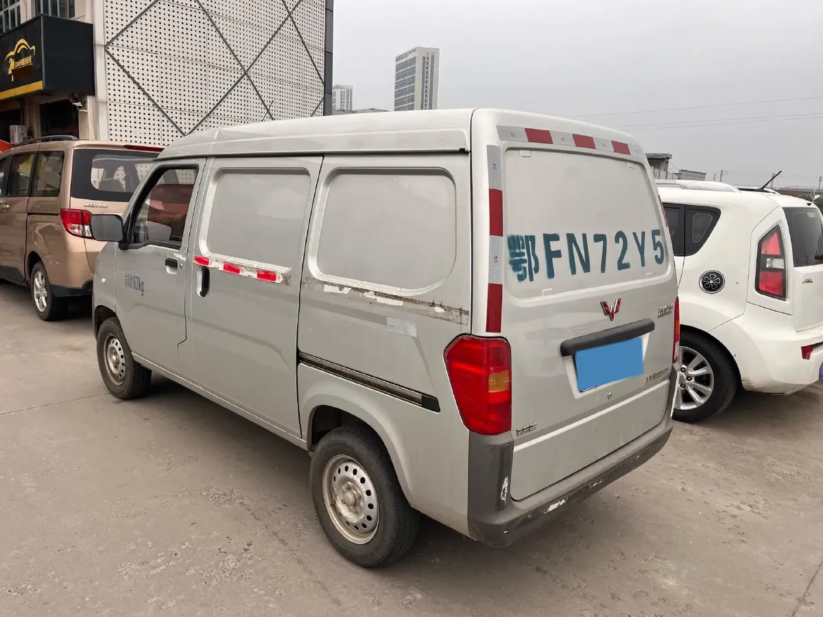 2020 WuLing ZhiGuang 1.2L 76HP L4 5MT,autocango,china used car exporter,china ev exporter,chinese used car exporter,chinese used ev exporter