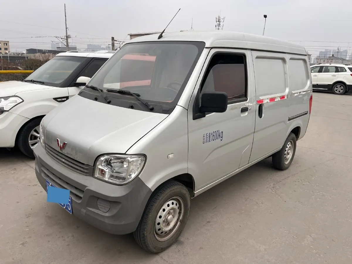 2020 WuLing ZhiGuang 1.2L 76HP L4 5MT,autocango,china used car exporter,china ev exporter,chinese used car exporter,chinese used ev exporter