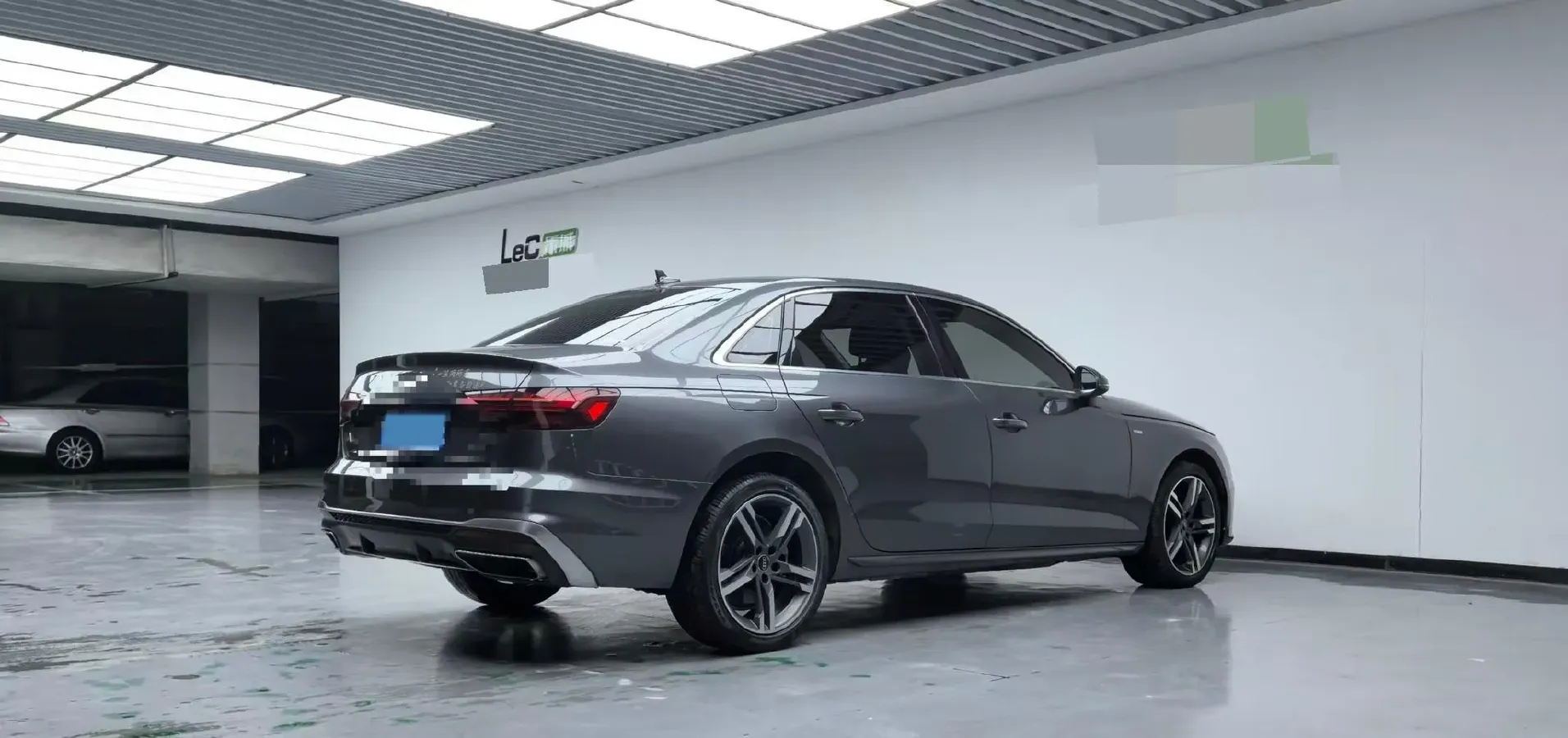 2022 Audi A4L 2.0T 190HP L4 7DCT,autocango,china used car exporter,china ev exporter,chinese used car exporter,chinese used ev exporter