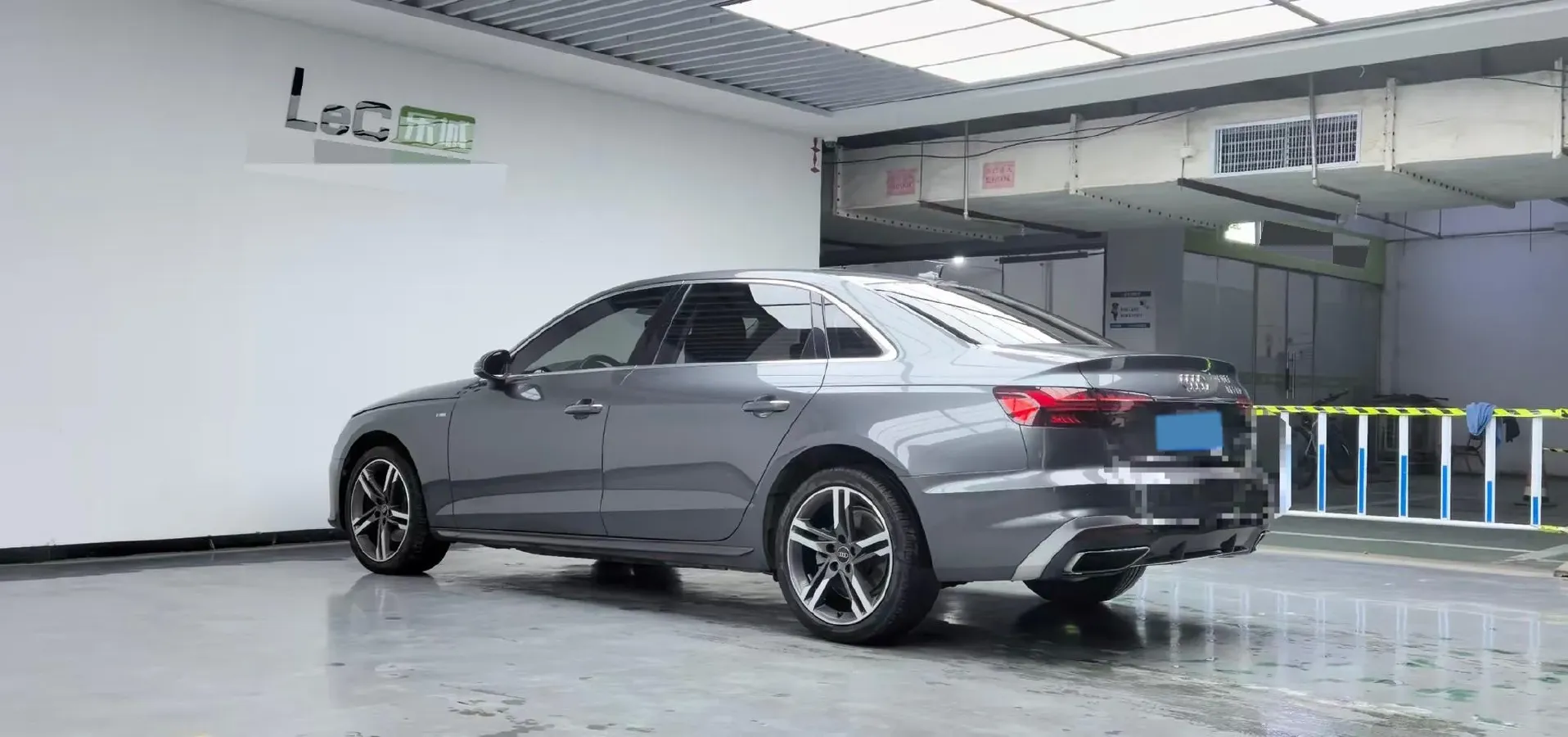 2022 Audi A4L 2.0T 190HP L4 7DCT,autocango,china used car exporter,china ev exporter,chinese used car exporter,chinese used ev exporter