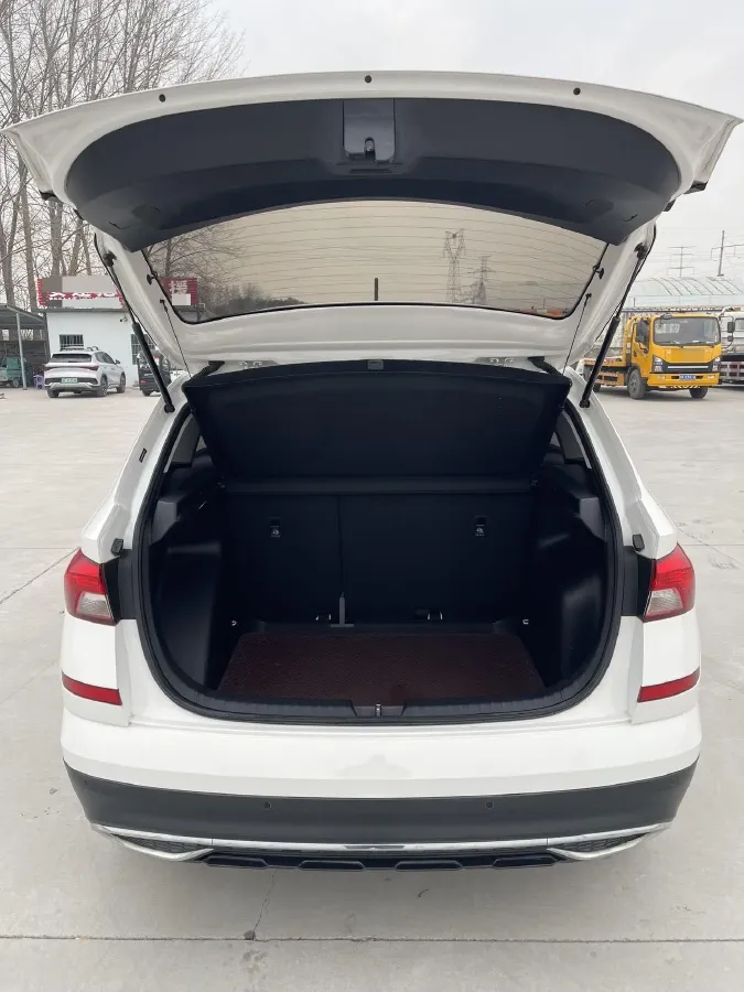 2022 Skoda Kamiq 1.5L 112HP L4 6AT,autocango,china used car exporter,china ev exporter,chinese used car exporter,chinese used ev exporter