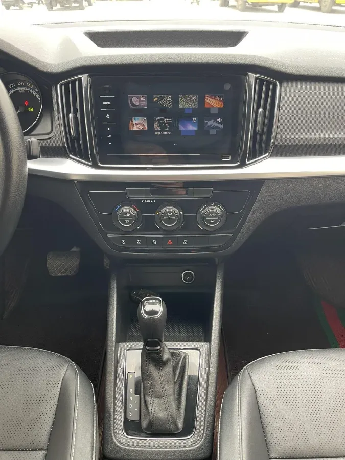 2022 Skoda Kamiq 1.5L 112HP L4 6AT,autocango,china used car exporter,china ev exporter,chinese used car exporter,chinese used ev exporter