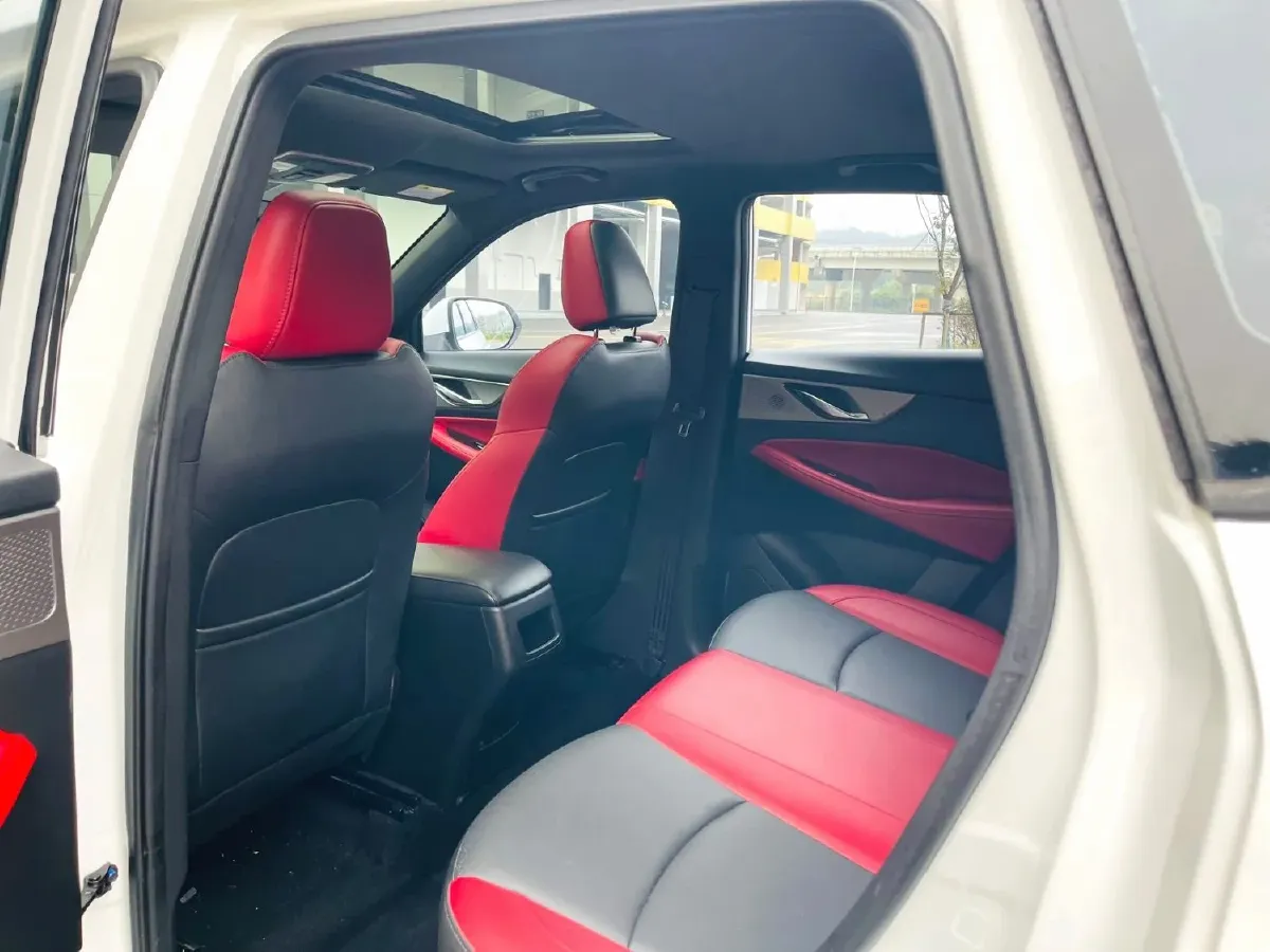 2022 ChangAn CS35 Plus 1.4T 160HP L4 7DCT,autocango,china used car exporter,china ev exporter,chinese used car exporter,chinese used ev exporter