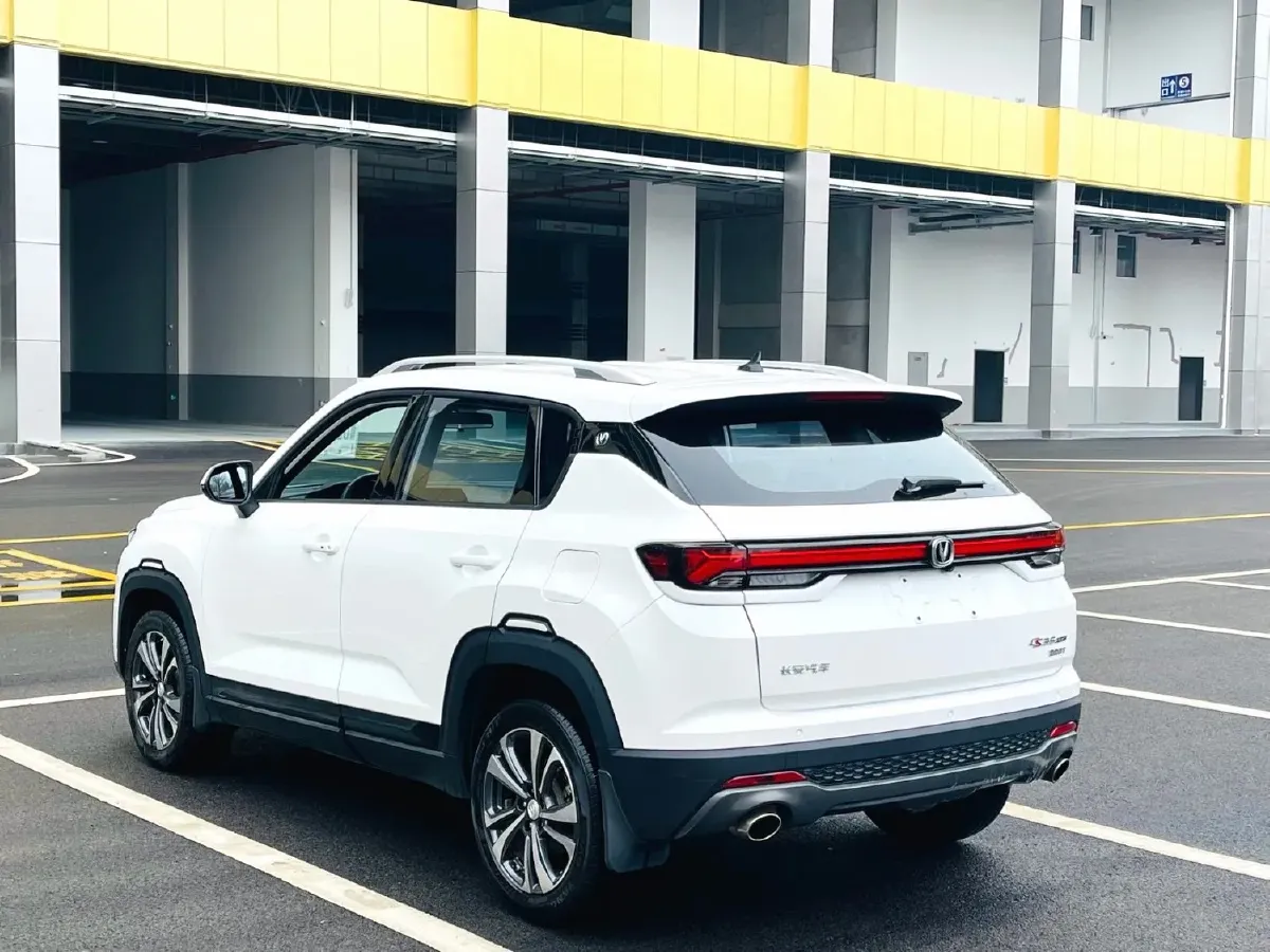 2022 ChangAn CS35 Plus 1.4T 160HP L4 7DCT,autocango,china used car exporter,china ev exporter,chinese used car exporter,chinese used ev exporter