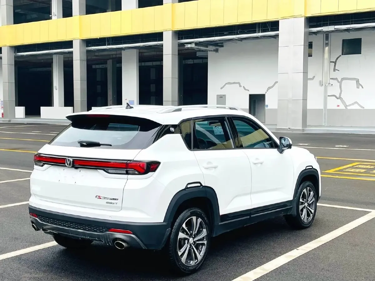 2022 ChangAn CS35 Plus 1.4T 160HP L4 7DCT,autocango,china used car exporter,china ev exporter,chinese used car exporter,chinese used ev exporter