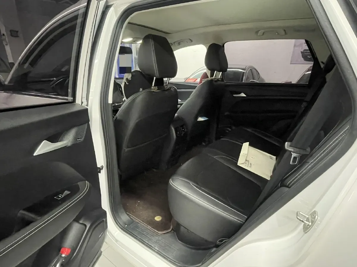 2020 BaoJun RS-3 1.5T 147HP L4 CVT,autocango,china used car exporter,china ev exporter,chinese used car exporter,chinese used ev exporter