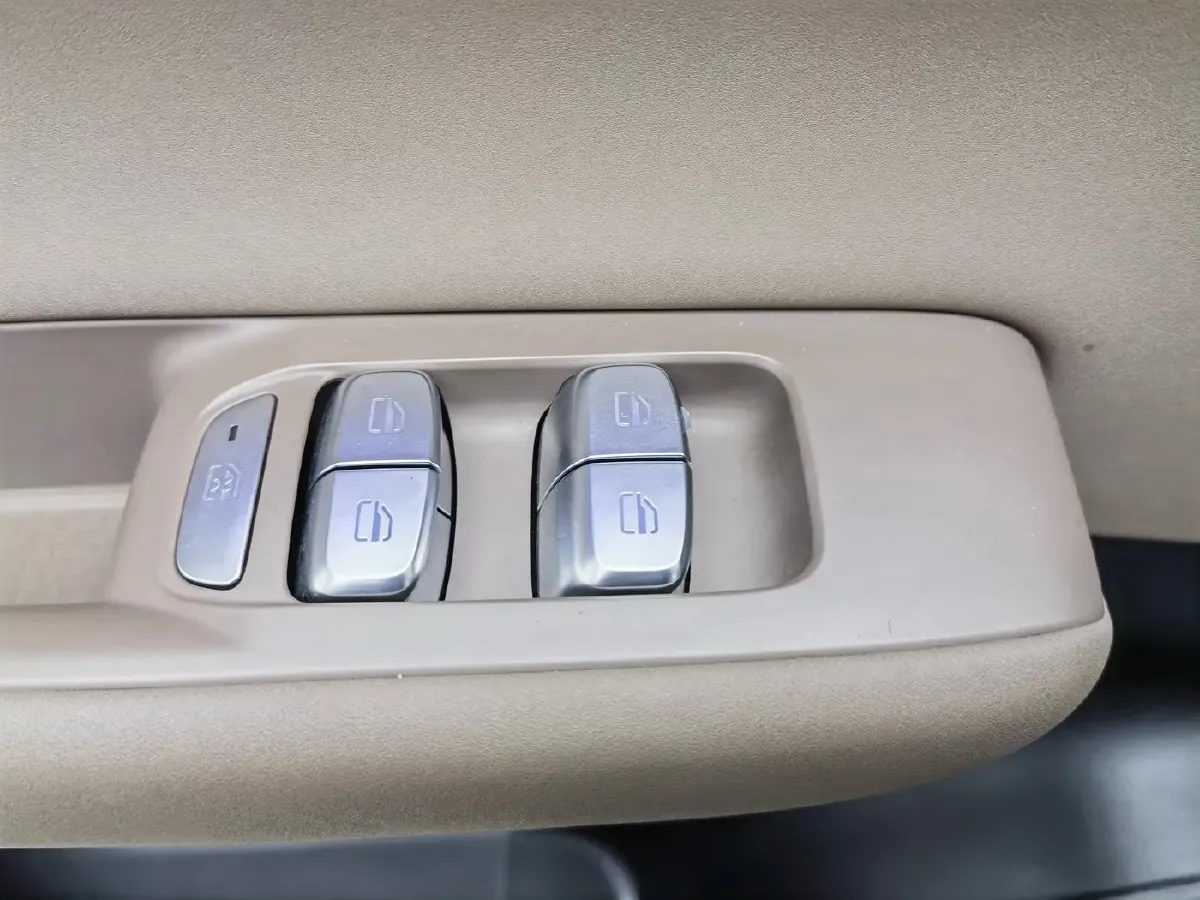 2025 Fulwin FulwinT8 1.5T 156HP L4 1DHT PHEV 18.67KWH,autocango,china used car exporter,china ev exporter,chinese used car exporter,chinese used ev exporter