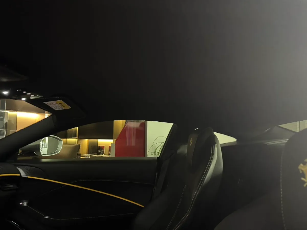 2020 Ferrari Roma 3.9T 620HP V8 8DCT,autocango,china used car exporter,china ev exporter,chinese used car exporter,chinese used ev exporter