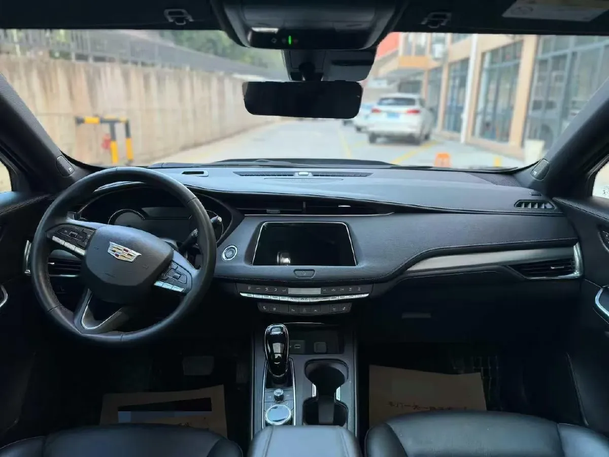 2022 Cadillac XT4 2.0T 237HP L4 9AT,autocango,china used car exporter,china ev exporter,chinese used car exporter,chinese used ev exporter