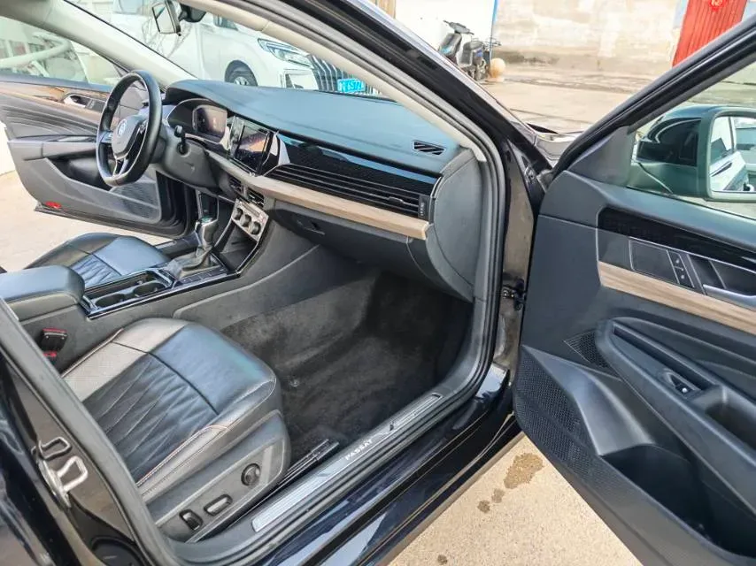 2019 Volvo V40 1.5T 152HP L4 6AT,autocango,china used car exporter,china ev exporter,chinese used car exporter,chinese used ev exporter