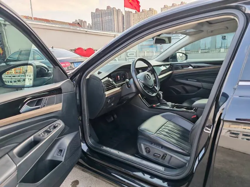 2019 Volvo V40 1.5T 152HP L4 6AT,autocango,china used car exporter,china ev exporter,chinese used car exporter,chinese used ev exporter