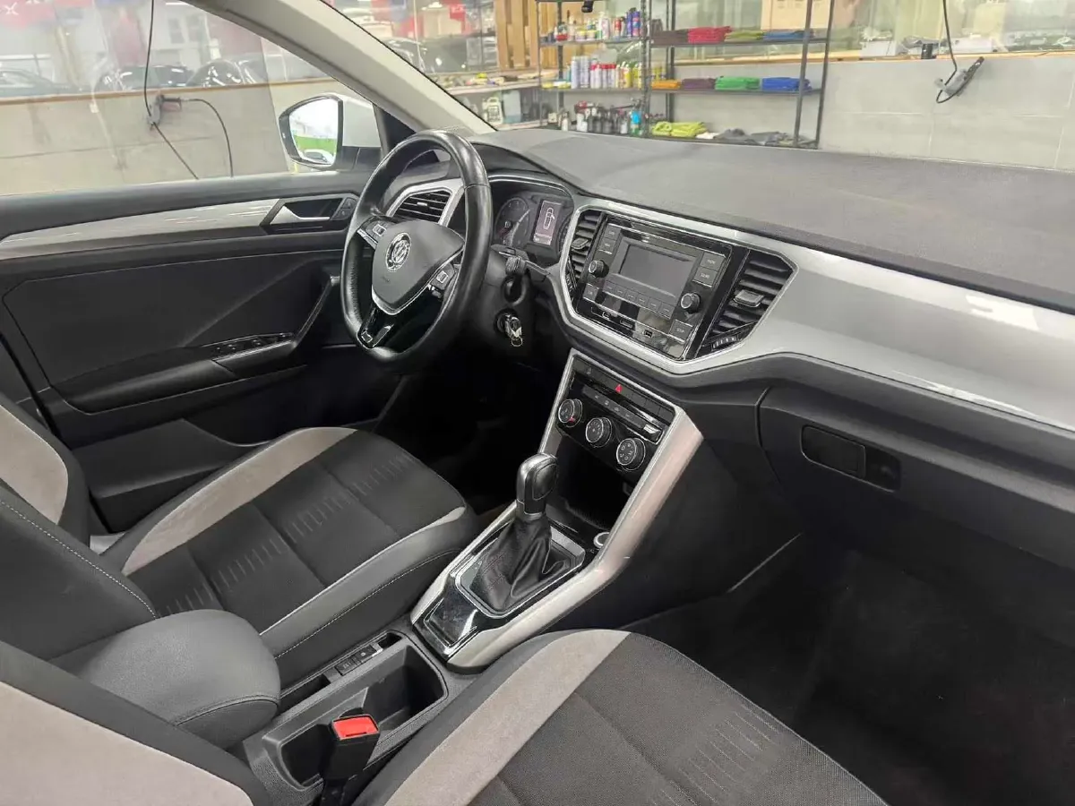 2020 Volkswagen T-Roc 1.4T 150HP L4 7DCT,autocango,china used car exporter,china ev exporter,chinese used car exporter,chinese used ev exporter