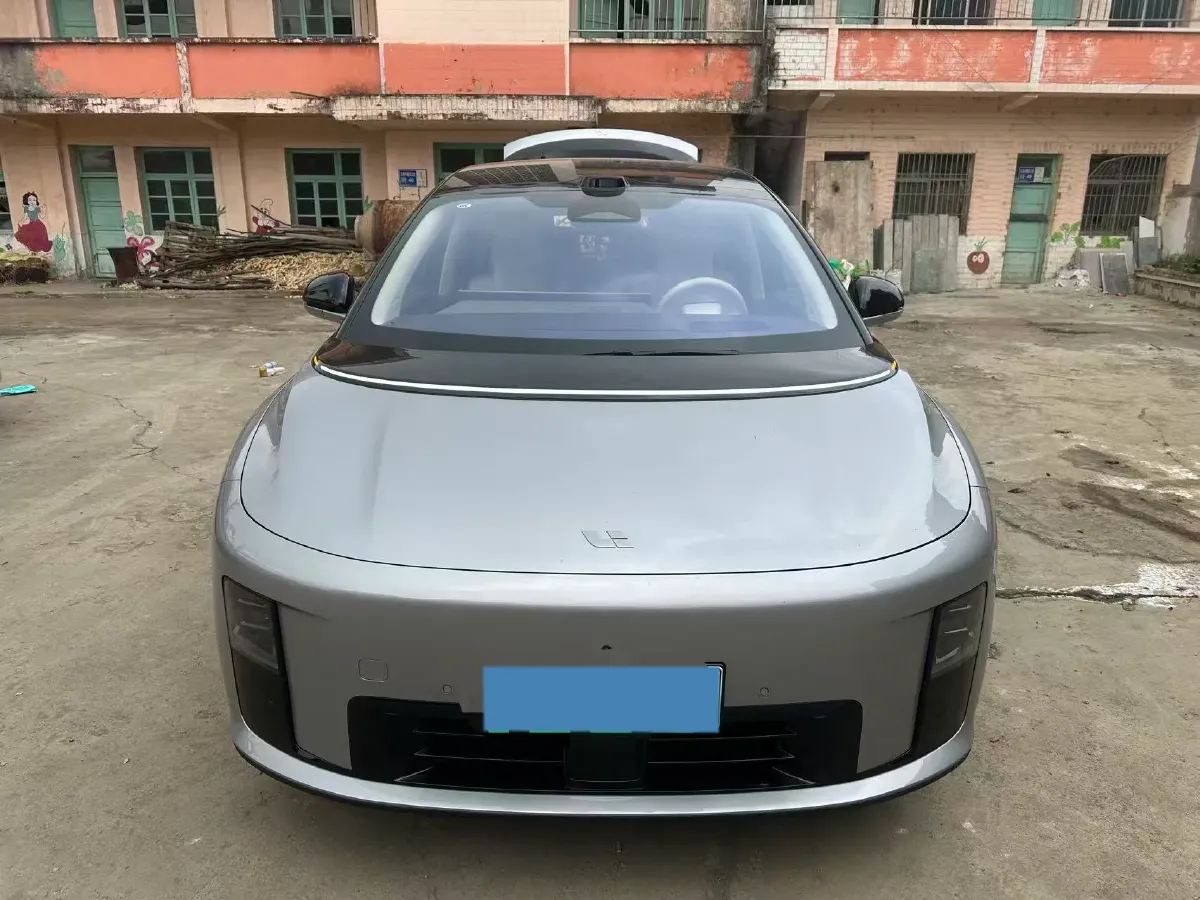 2025 Li i8 BEV,autocango,china used car exporter,china ev exporter,chinese used car exporter,chinese used ev exporter