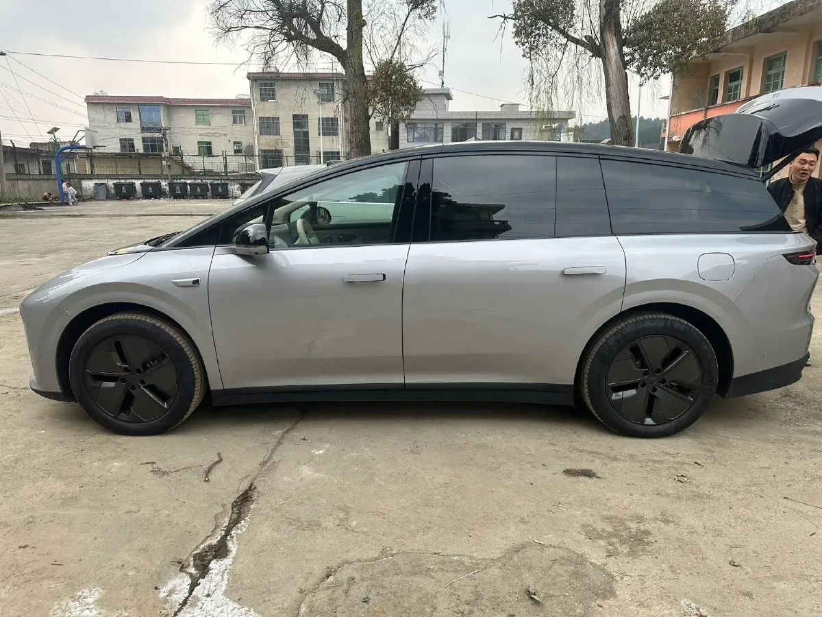 2025 Li i8 BEV,autocango,china used car exporter,china ev exporter,chinese used car exporter,chinese used ev exporter