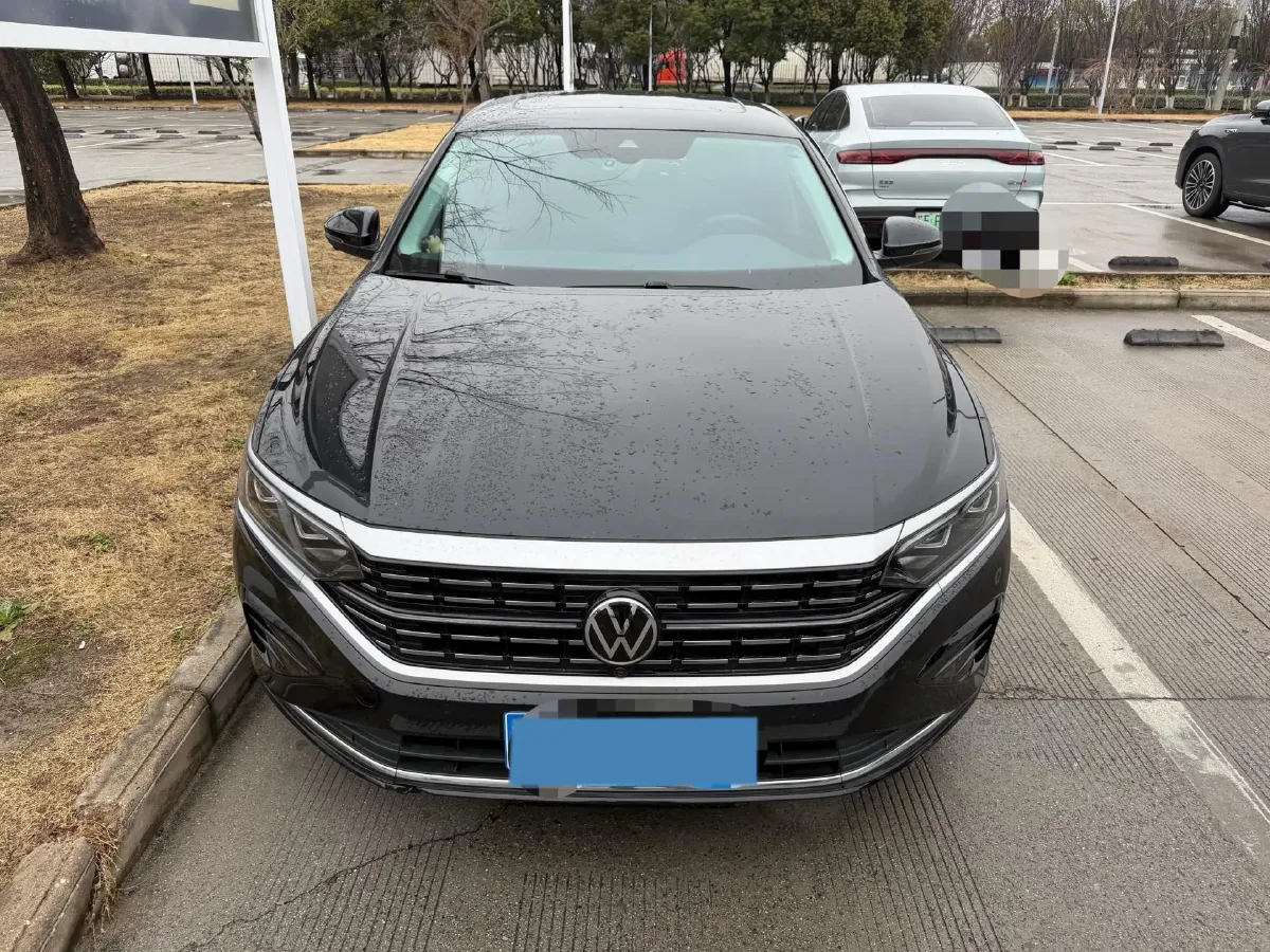 2023 Volkswagen Passat 2.0T 220HP L4 7DCT,autocango,china used car exporter,china ev exporter,chinese used car exporter,chinese used ev exporter