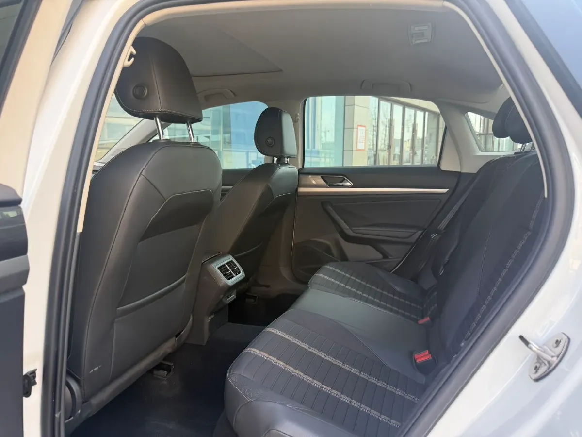 2018 Skoda Karoq 1.4T 150HP L4 7DCT,autocango,china used car exporter,china ev exporter,chinese used car exporter,chinese used ev exporter