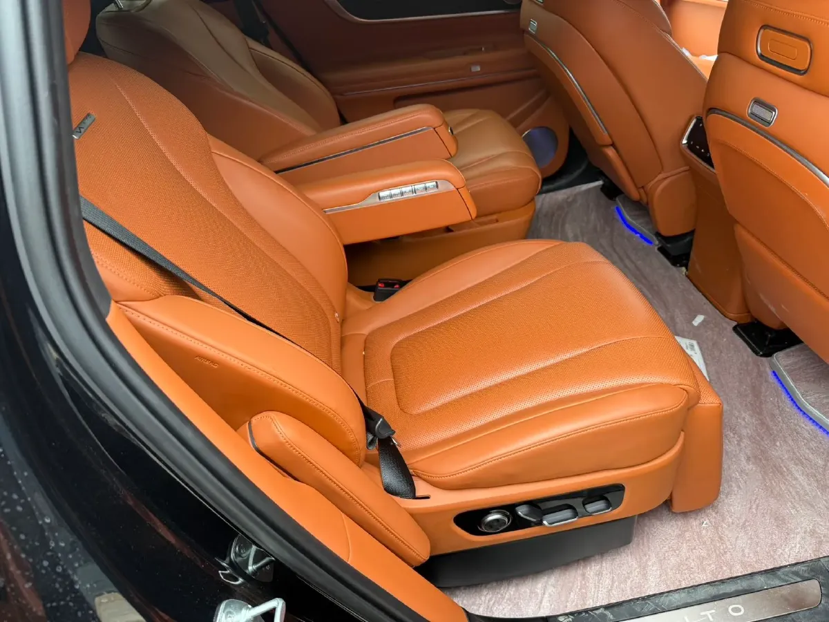 2024 AITO AITO M9 1.5T 152HP L4 REEV 42KWH,autocango,china used car exporter,china ev exporter,chinese used car exporter,chinese used ev exporter