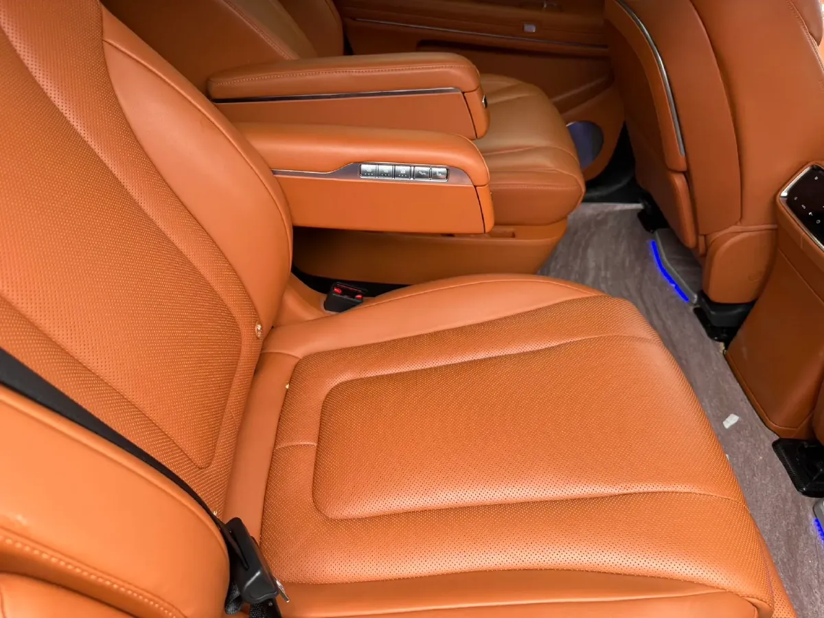 2024 AITO AITO M9 1.5T 152HP L4 REEV 42KWH,autocango,china used car exporter,china ev exporter,chinese used car exporter,chinese used ev exporter