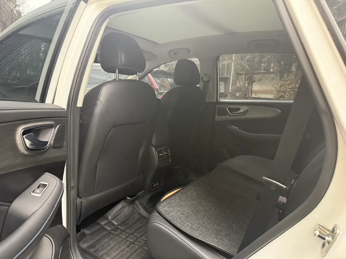 2023 Roewe RX5 1.5T 188HP L4 7DCT,autocango,china used car exporter,china ev exporter,chinese used car exporter,chinese used ev exporter