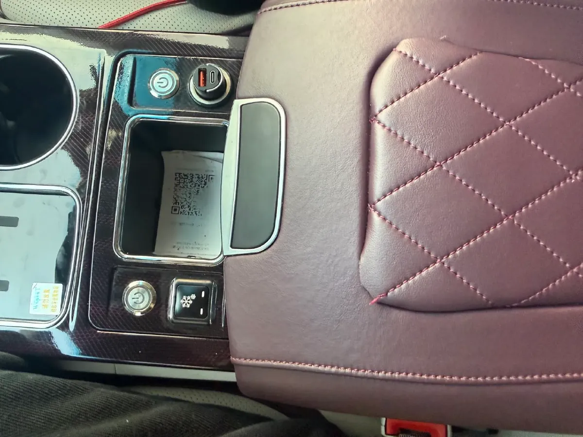 2022 Buick GL8 2.0T 237HP L4 9AT,autocango,china used car exporter,china ev exporter,chinese used car exporter,chinese used ev exporter