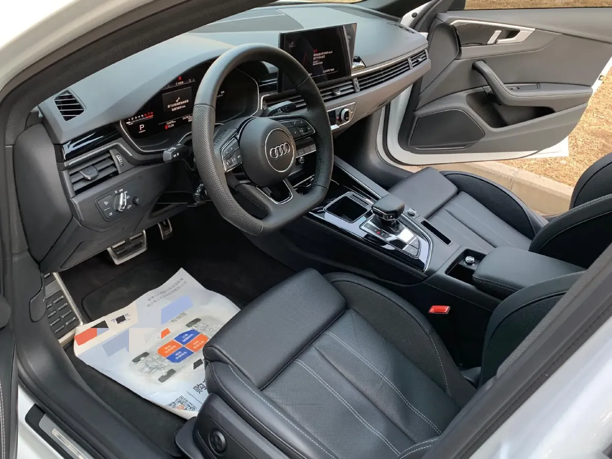 2024 Audi A4L 2.0T 190HP L4 7DCT,autocango,china used car exporter,china ev exporter,chinese used car exporter,chinese used ev exporter