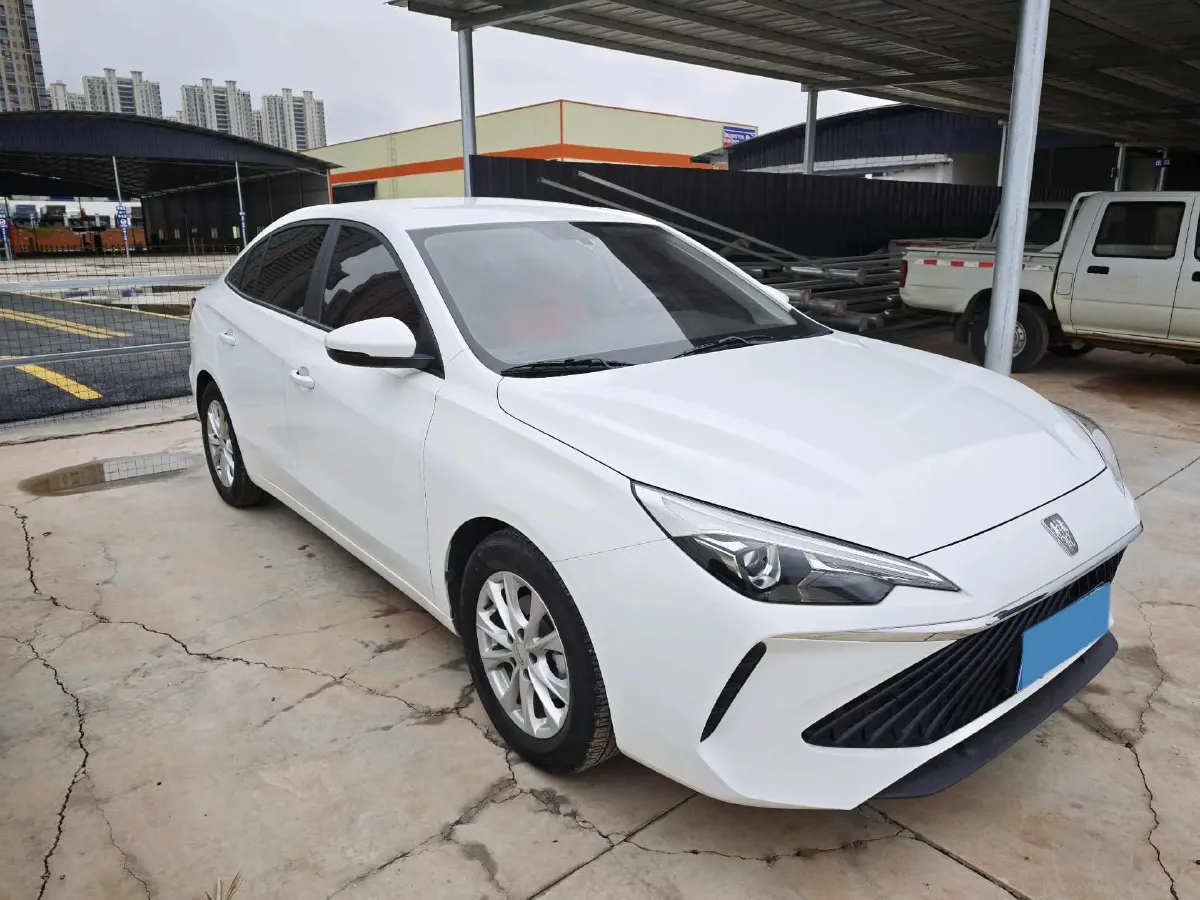 2023 Roewe i5 1.5L 129HP L4 5MT,autocango,china used car exporter,china ev exporter,chinese used car exporter,chinese used ev exporter