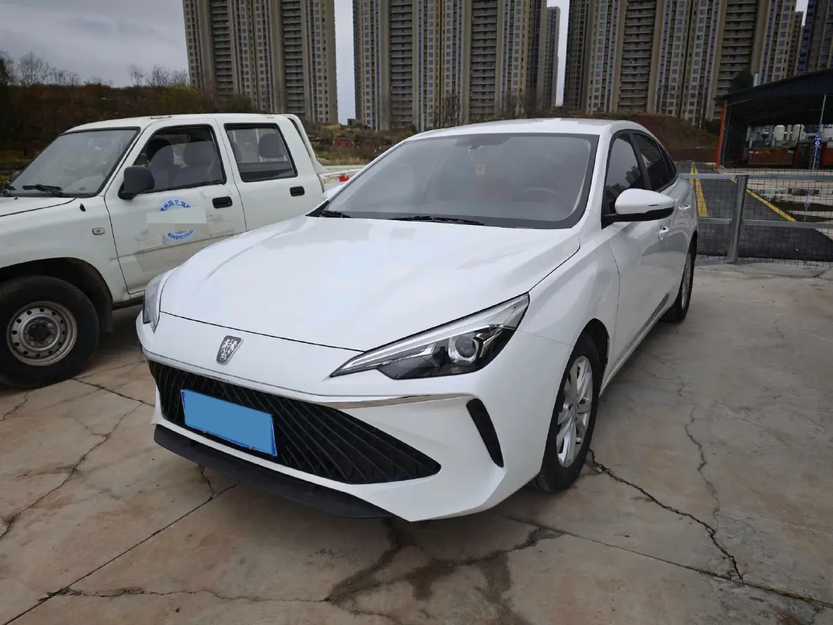 2023 Roewe i5 1.5L 129HP L4 5MT,autocango,china used car exporter,china ev exporter,chinese used car exporter,chinese used ev exporter