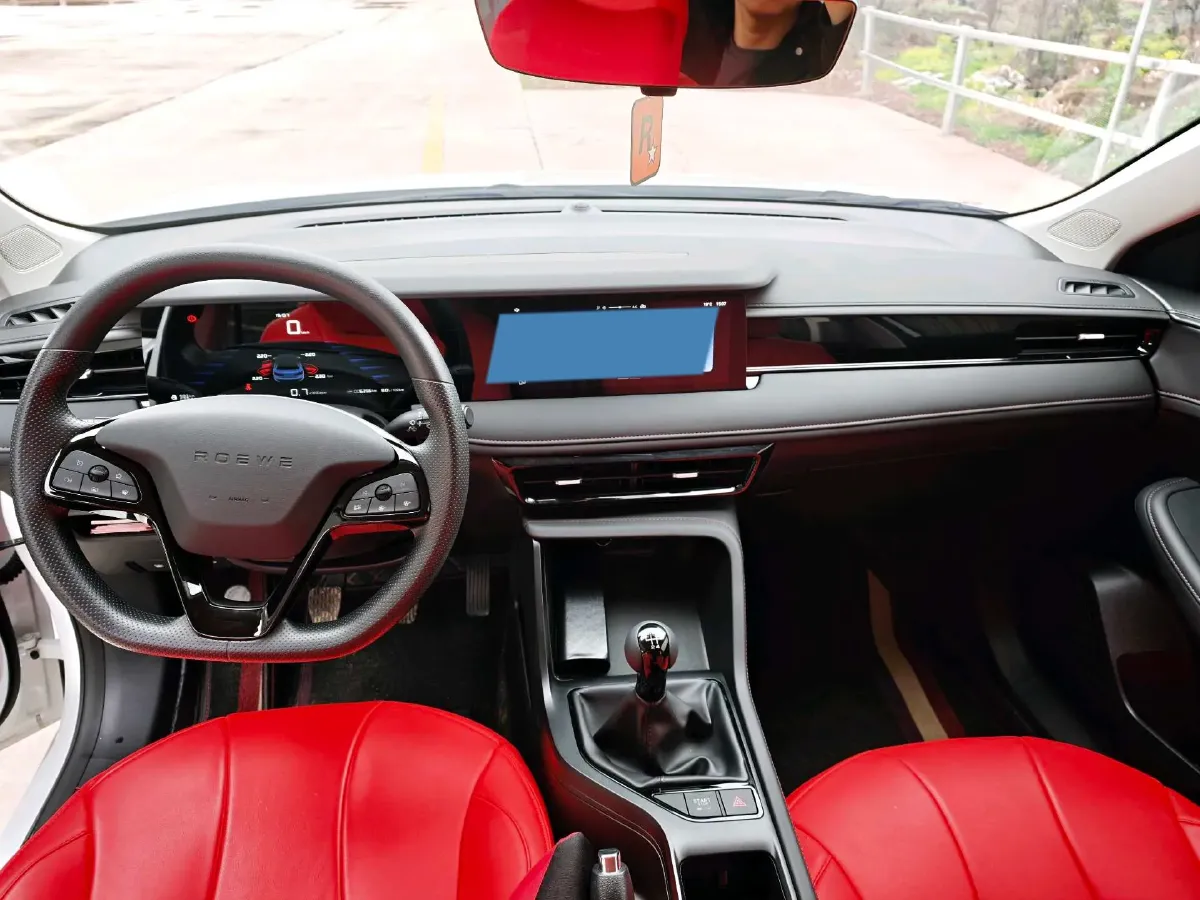 2023 Roewe i5 1.5L 129HP L4 5MT,autocango,china used car exporter,china ev exporter,chinese used car exporter,chinese used ev exporter