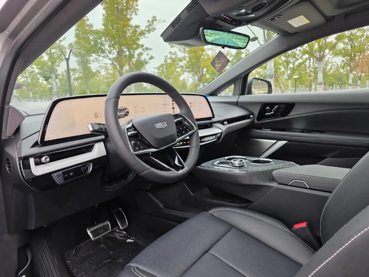 2024 Cadillac OPTIQ BEV 68.4KWH,autocango,china used car exporter,china ev exporter,chinese used car exporter,chinese used ev exporter