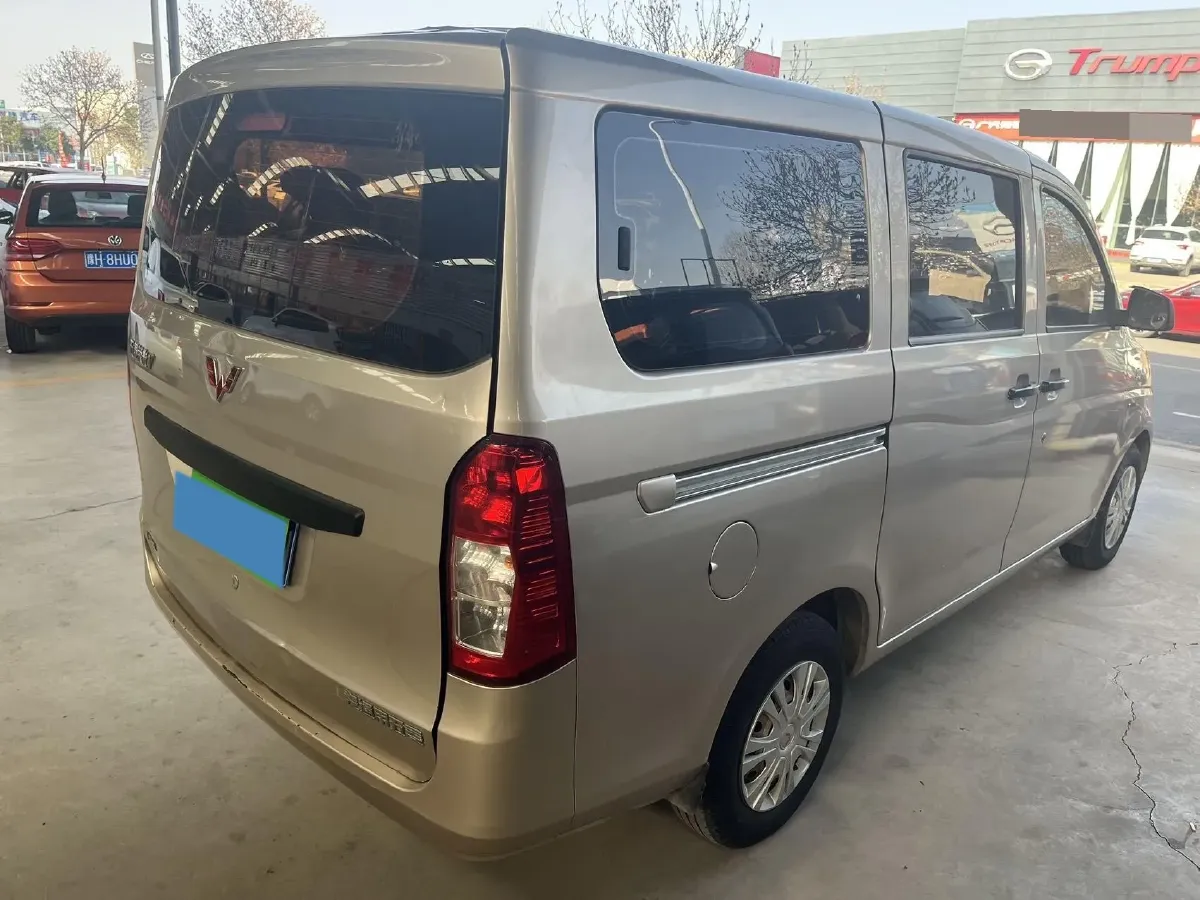2016 WuLing RongGuang V 1.5L 112HP L4 5MT,autocango,china used car exporter,china ev exporter,chinese used car exporter,chinese used ev exporter