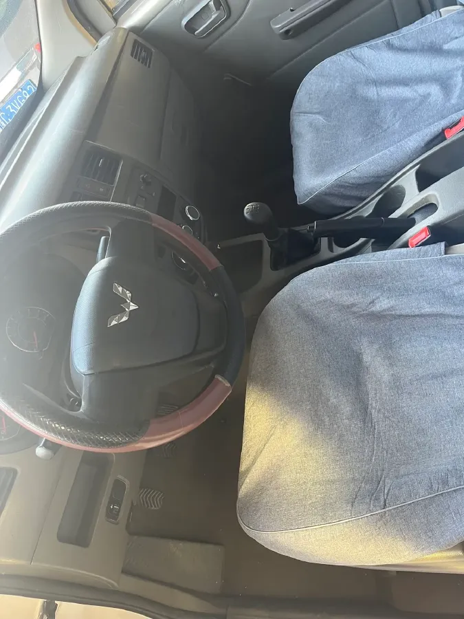 2016 WuLing RongGuang V 1.5L 112HP L4 5MT,autocango,china used car exporter,china ev exporter,chinese used car exporter,chinese used ev exporter