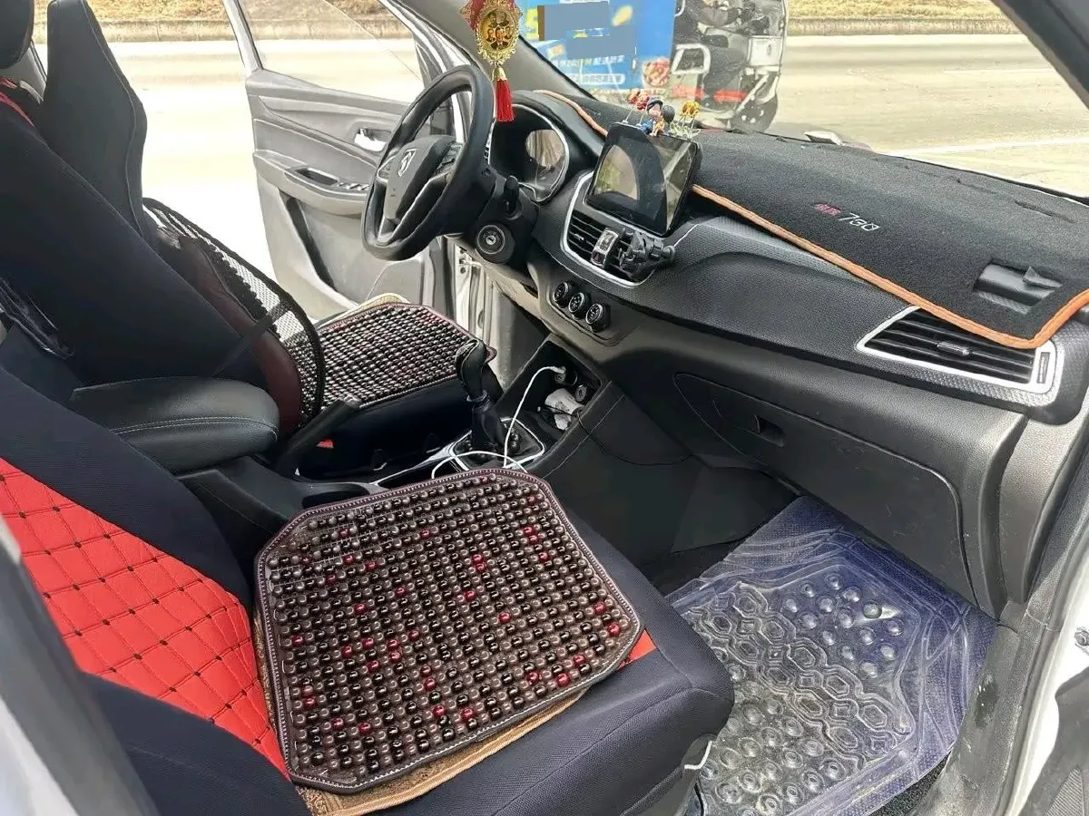 2019 BaoJun 730 1.5T 147HP L4 6MT,autocango,china used car exporter,china ev exporter,chinese used car exporter,chinese used ev exporter