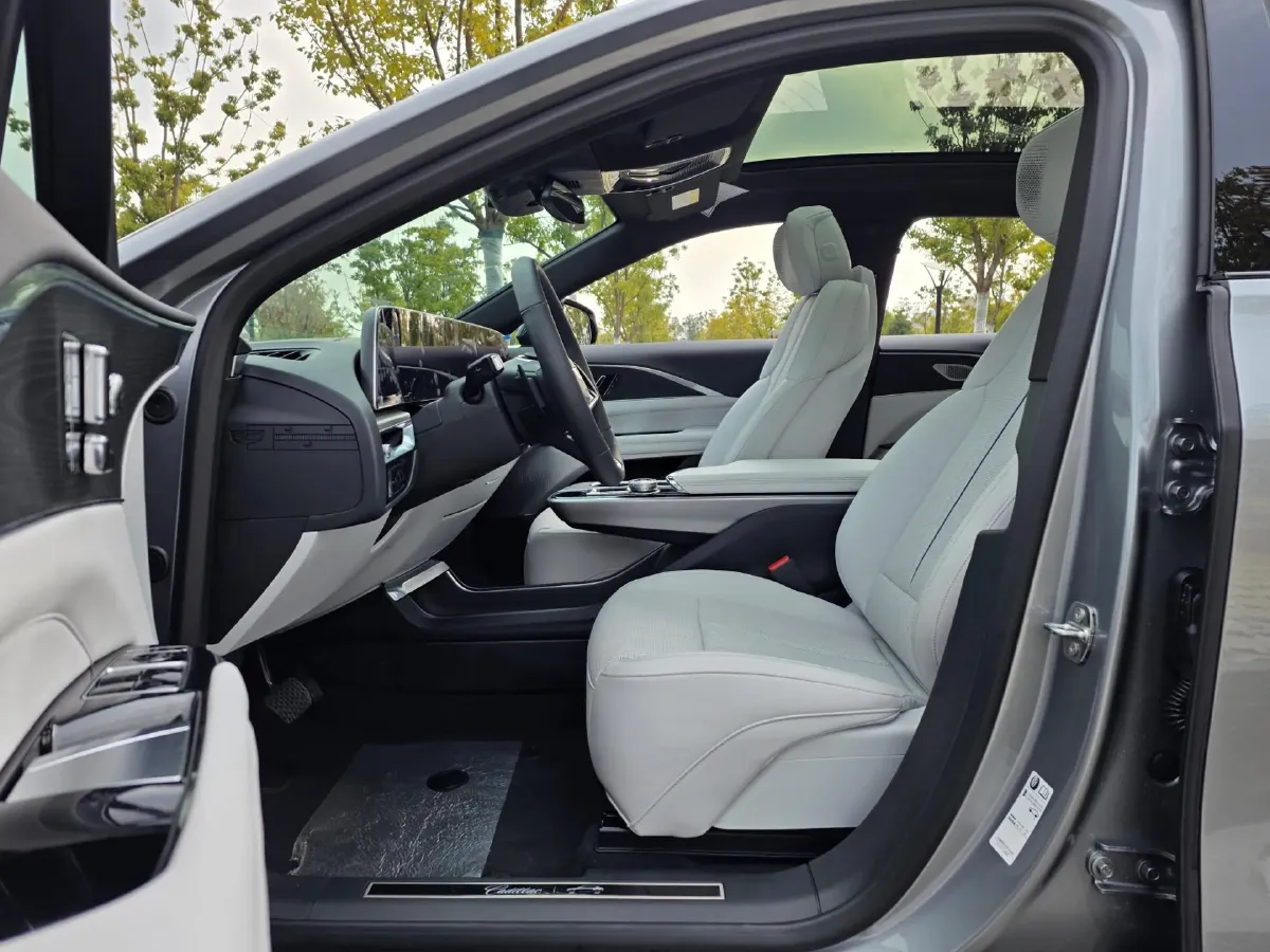 2024 Cadillac IQ Lyriq BEV 68.4KWH,autocango,china used car exporter,china ev exporter,chinese used car exporter,chinese used ev exporter