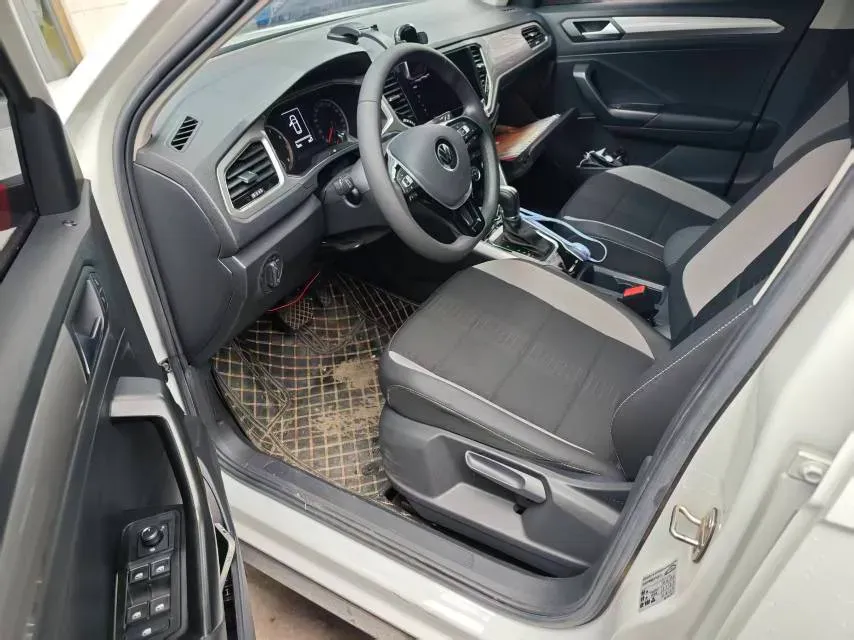 2022 Volkswagen T-Roc 1.4T 150HP L4 7DCT,autocango,china used car exporter,china ev exporter,chinese used car exporter,chinese used ev exporter