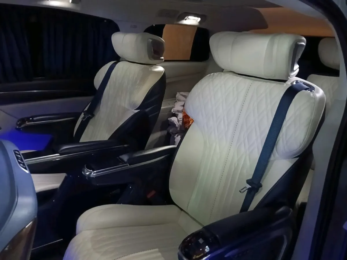 2022 Buick GL8 2.0T 237HP L4 9AT,autocango,china used car exporter,china ev exporter,chinese used car exporter,chinese used ev exporter