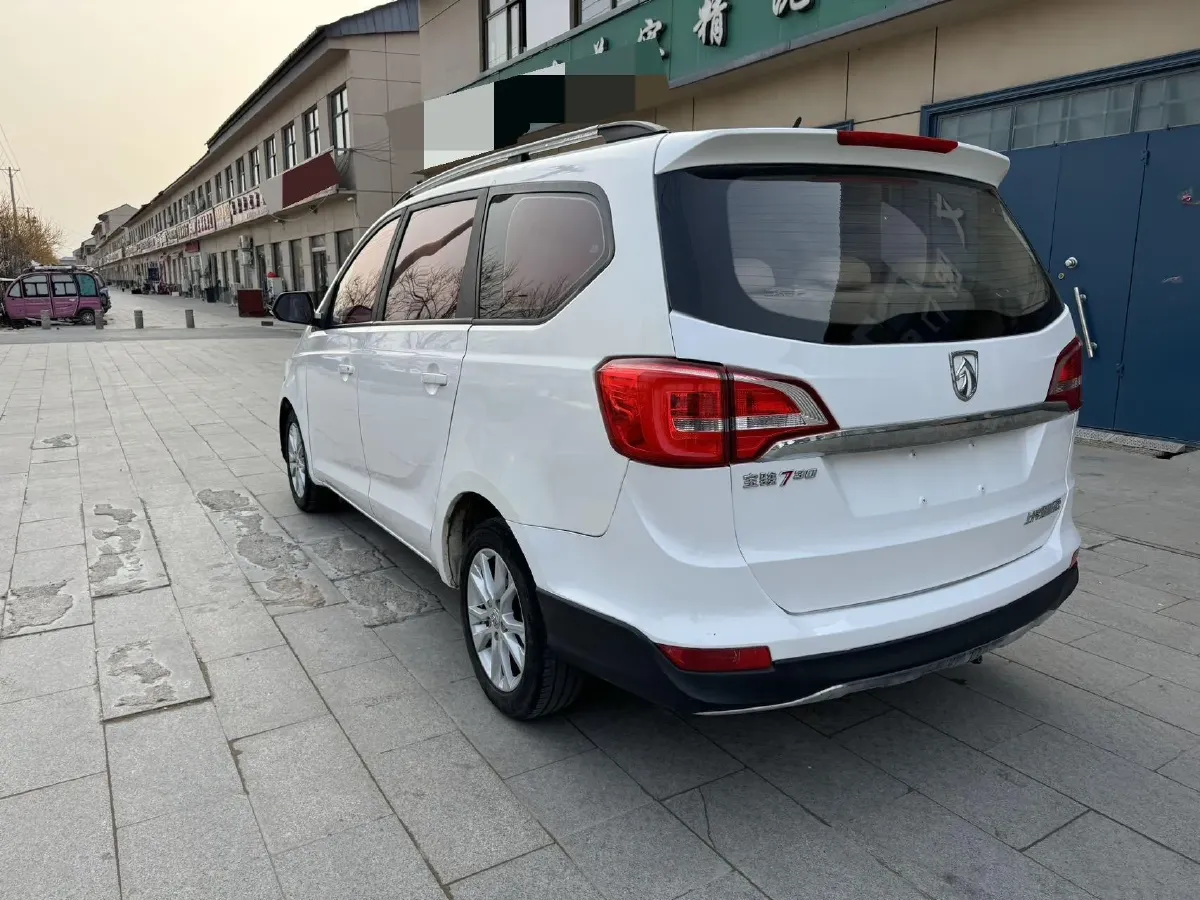 2016 BaoJun 730 1.5L 112HP L4 5MT,autocango,china used car exporter,china ev exporter,chinese used car exporter,chinese used ev exporter