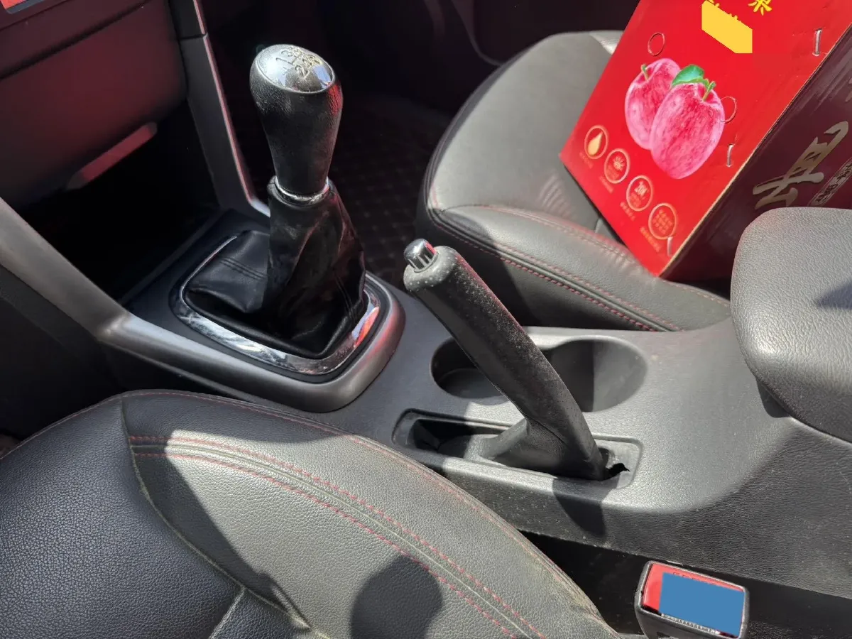 2015 Chery Tiggo 3 1.6L 126HP L4 5MT,autocango,china used car exporter,china ev exporter,chinese used car exporter,chinese used ev exporter