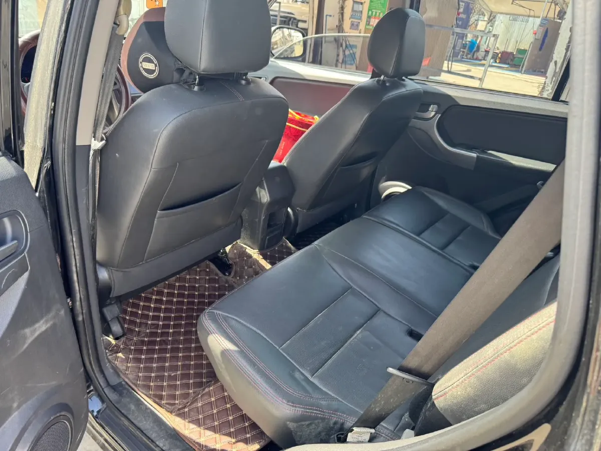 2015 Chery Tiggo 3 1.6L 126HP L4 5MT,autocango,china used car exporter,china ev exporter,chinese used car exporter,chinese used ev exporter