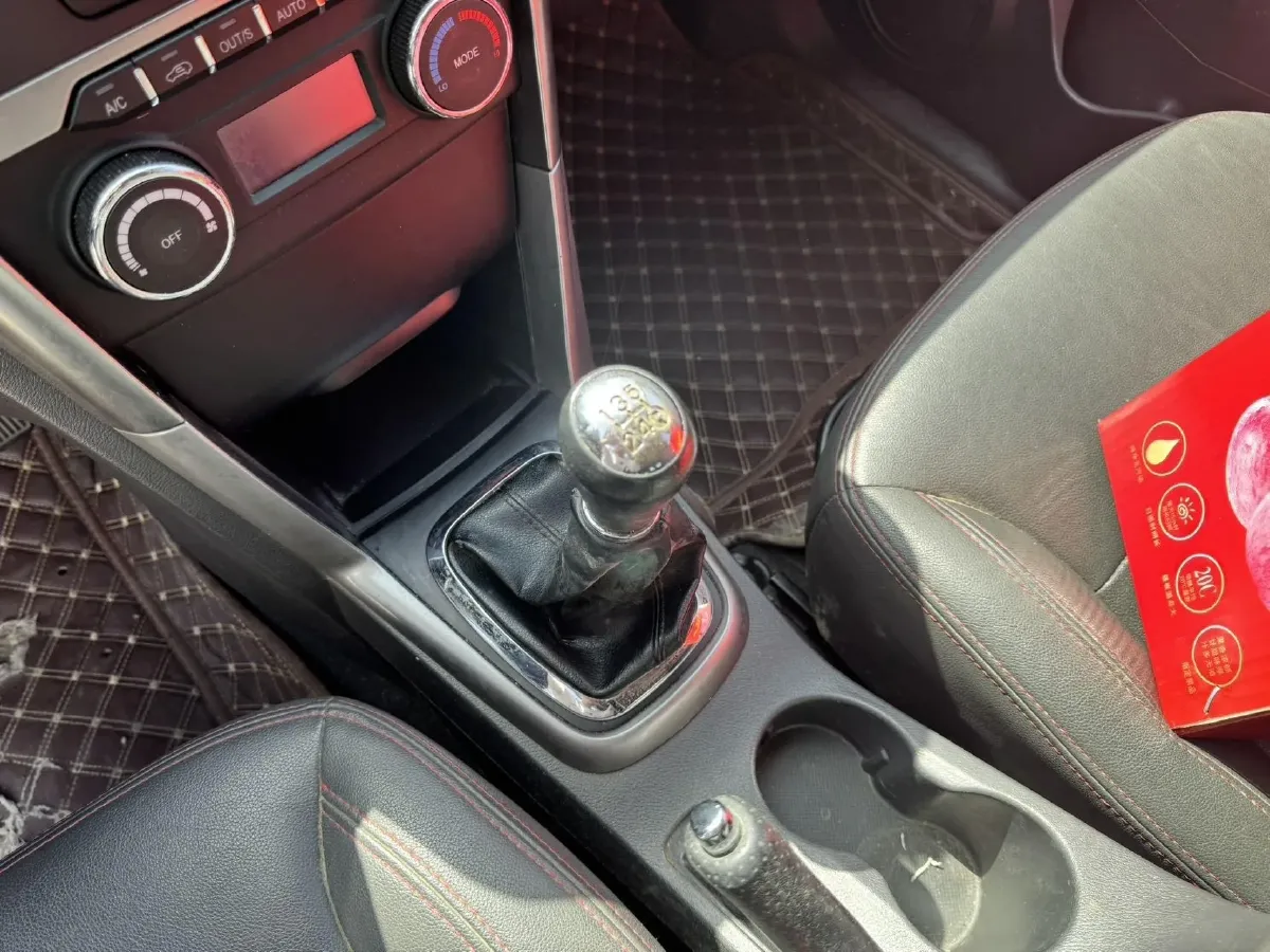 2015 Chery Tiggo 3 1.6L 126HP L4 5MT,autocango,china used car exporter,china ev exporter,chinese used car exporter,chinese used ev exporter