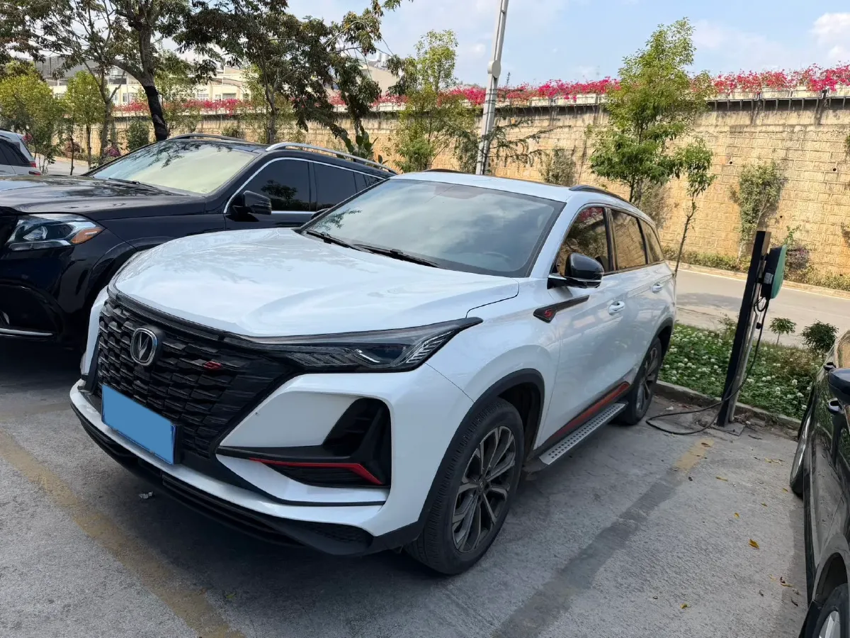 2022 ChangAn CS75 Plus 2.0T 233HP L4 8AT,autocango,china used car exporter,china ev exporter,chinese used car exporter,chinese used ev exporter