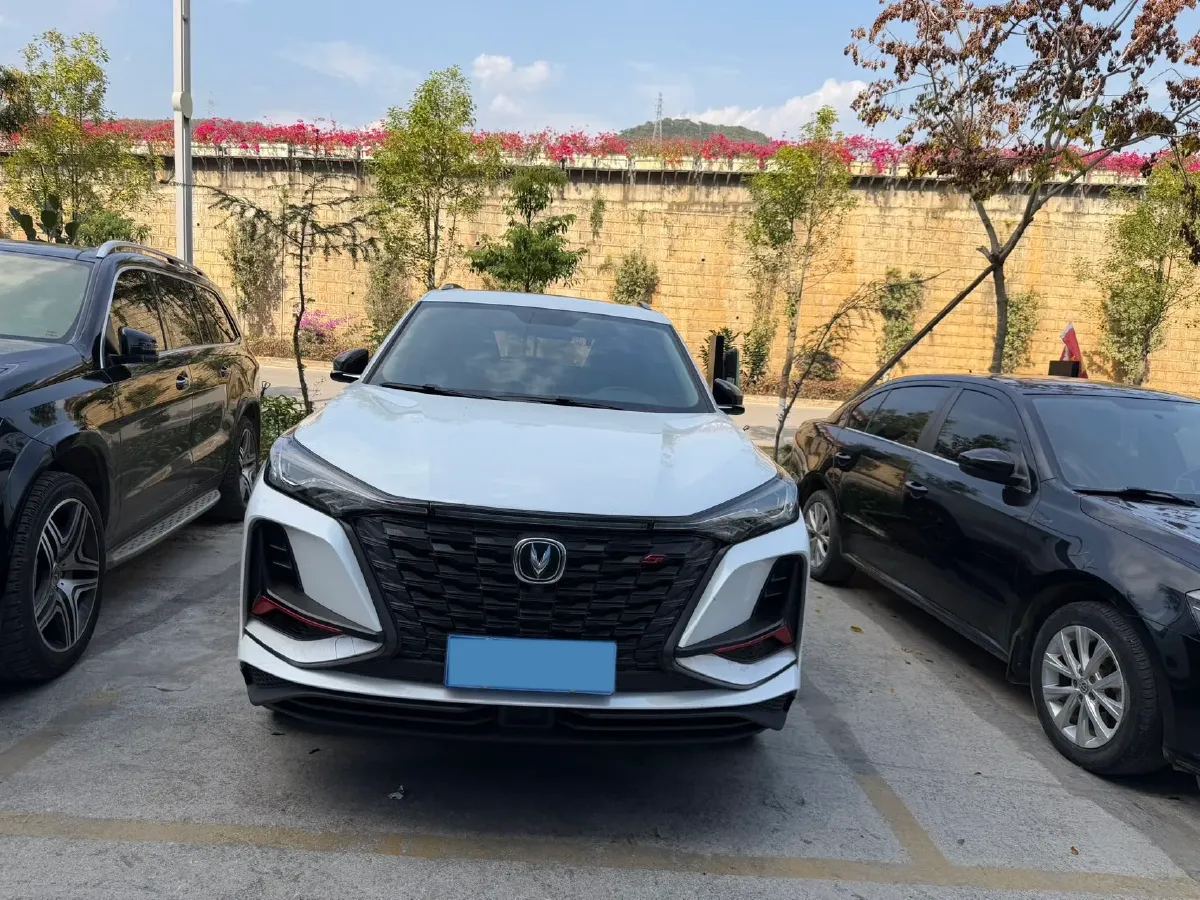 2022 ChangAn CS75 Plus 2.0T 233HP L4 8AT,autocango,china used car exporter,china ev exporter,chinese used car exporter,chinese used ev exporter