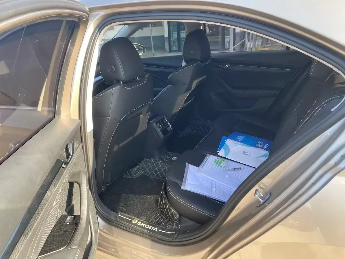 2021 Skoda Octavia 1.4T 150HP L4 7DCT,autocango,china used car exporter,china ev exporter,chinese used car exporter,chinese used ev exporter