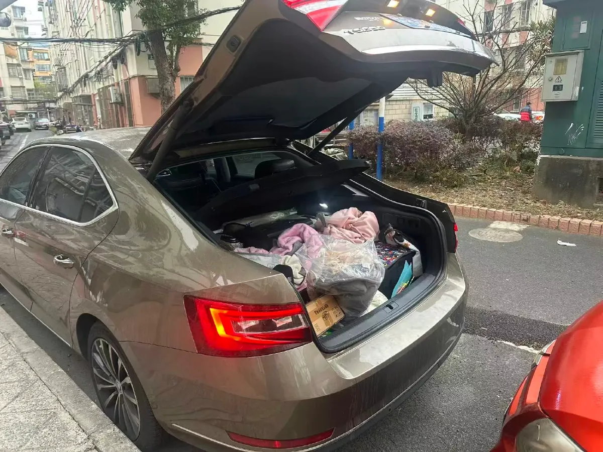 2018 Skoda Kodiak 1.8T 180HP L4 7DCT,autocango,china used car exporter,china ev exporter,chinese used car exporter,chinese used ev exporter