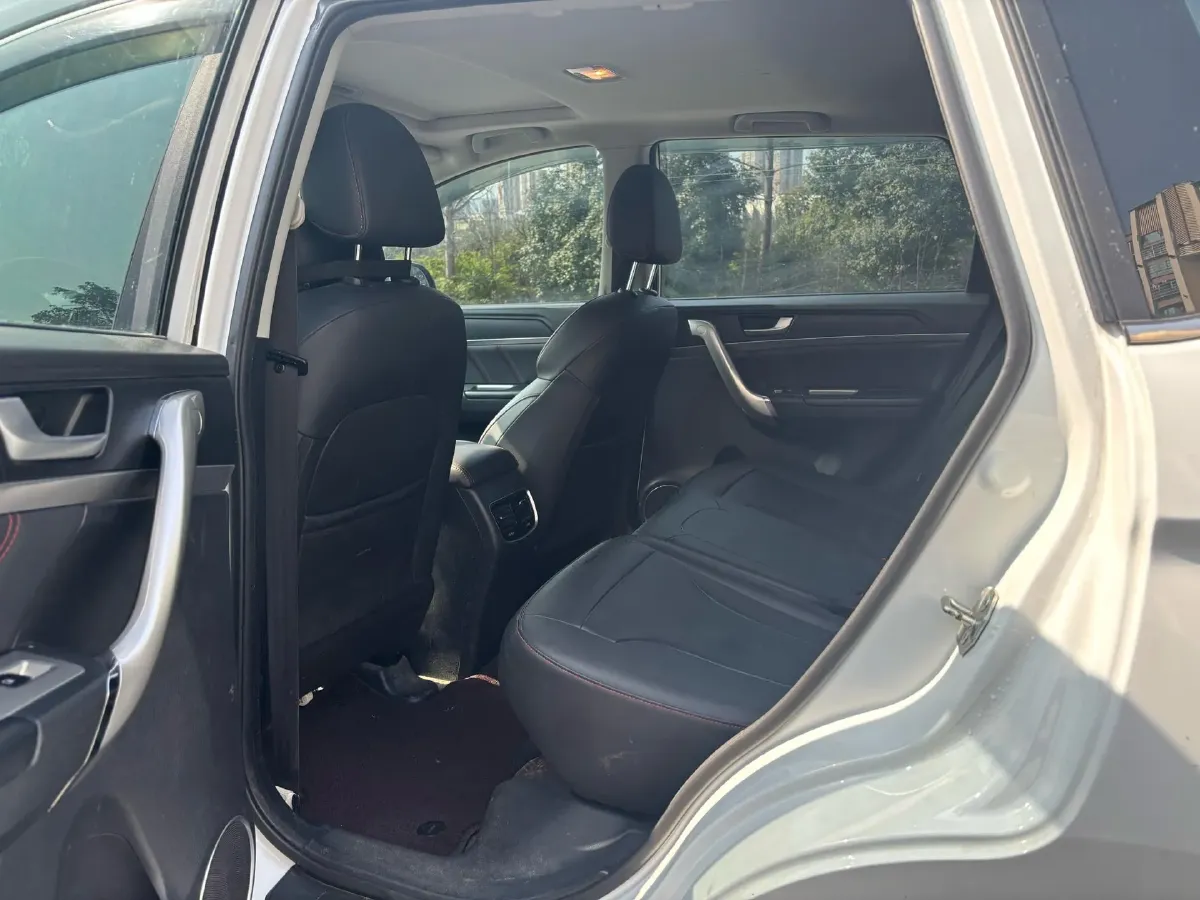 2019 Haval M6 1.5T 150HP L4 6MT,autocango,china used car exporter,china ev exporter,chinese used car exporter,chinese used ev exporter